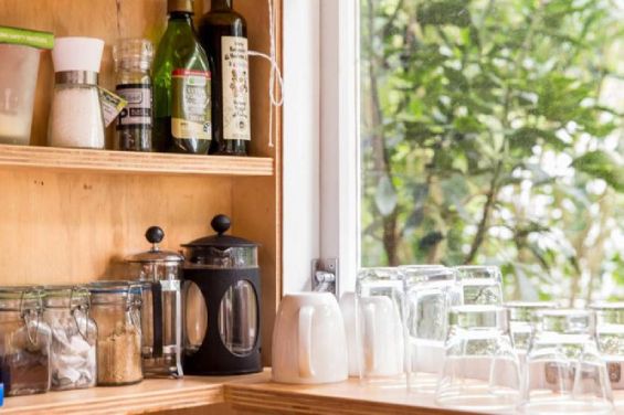 Driftwood Bungalow kitchenette