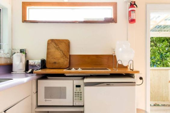 Treetops Bungalow kitchenette